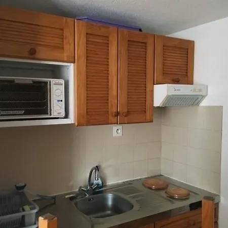 Apartment Agreable Avec Terrasse, Piscine Et A 600m De La Plage, - Fr-1-194-107