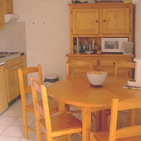 Apartment Agreable Avec Terrasse, Piscine Et A 600m De La Plage, - Fr-1-194-107 La Tranche-sur-Mer