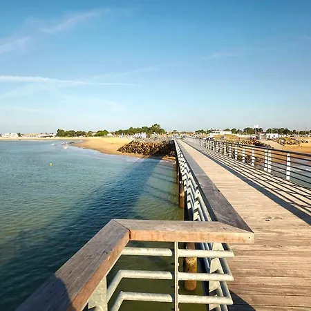 Agreable Avec Terrasse, Piscine Et A 600m De La Plage, - Fr-1-194-107 *